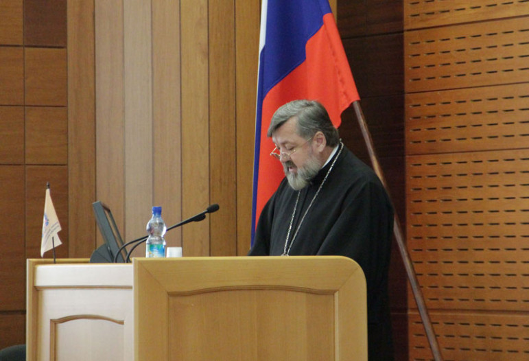 Епископ Лукиан на пленарном заседании Общественной палаты Амурской области, март 2016 г.