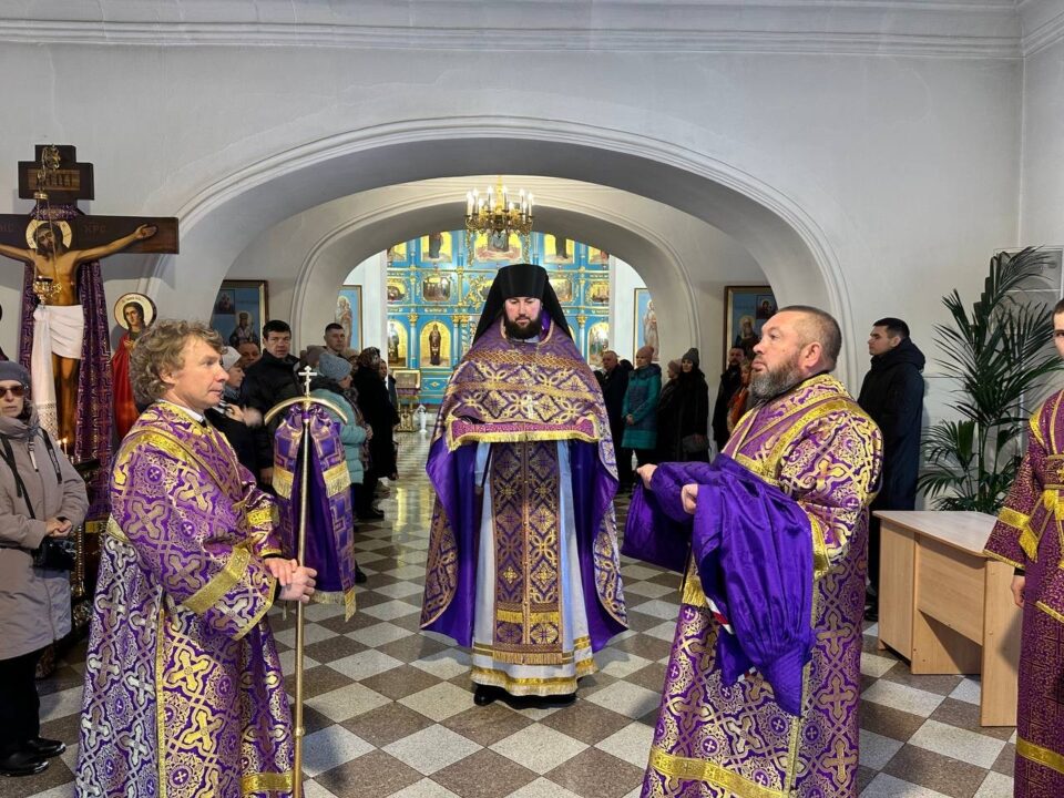 Архиепископ Лукиан совершил Божественную литургию и чин Торжества Православия в Благовещенском кафедральном соборе